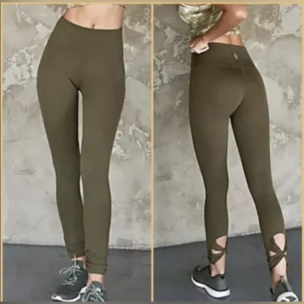 FREE PEOPLE MOVEMENT GEMINI LEGGINGS IN OLIVE GREEN. SIZE S